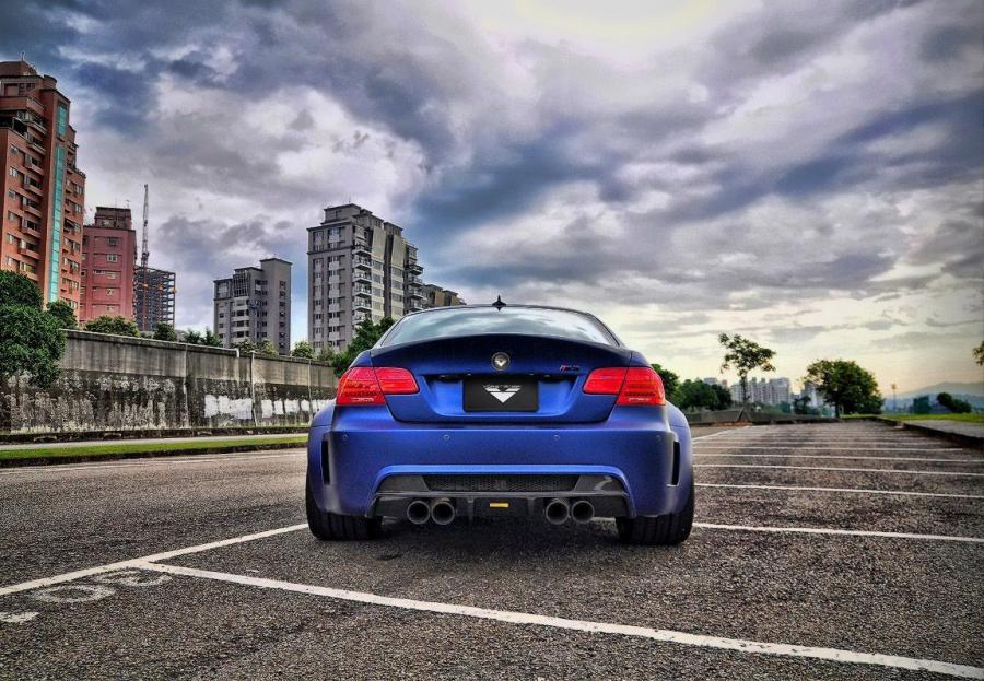  BMW M3 GTRS3 Black Version by Vorsteiner 2012 года  (фото 5 из 32)